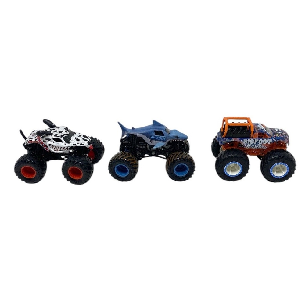 Lot of 3 Monster Jams Hotwheels Bigfoot Megalodon Mutt 1:64 - Picture 5 of 6